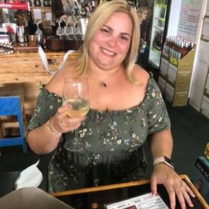 Meet your Posher, Yaima